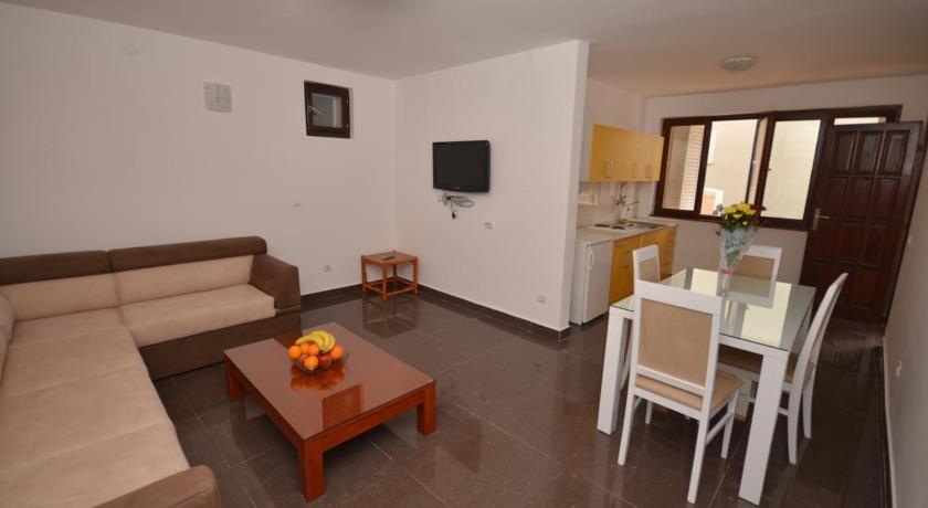 Apartments Minja S Petrovac Dış mekan fotoğraf